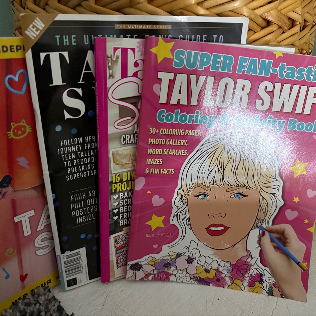 Set Of 4 Taylor Swift Books  Brand New